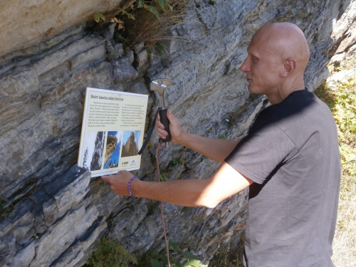 Smrčník: Připevnění cedulky